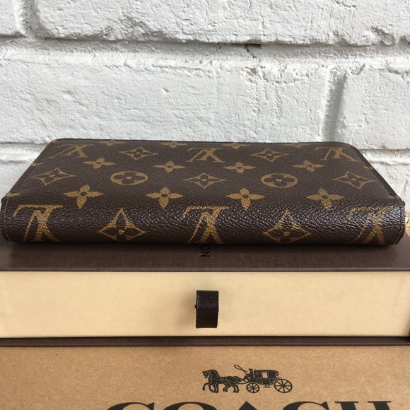 💯% Authentic Louis Vuitton Monogram Zip Wallet - Picture 3 of 16
